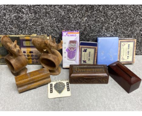 Small tray of snuff box from Oberamergau another rosewood plus sliding top that’s been lined, also includes other wood items 