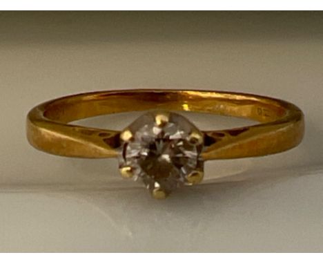 Ladies 18ct gold diamond solitaire ring. Approx .25ct size J 2.2g