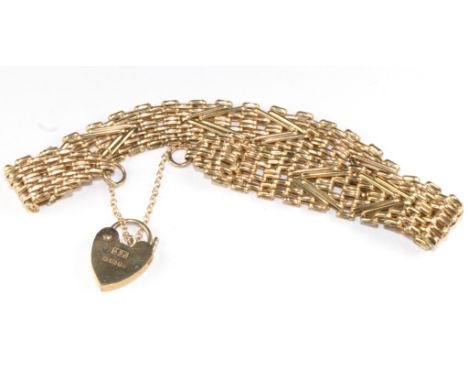 A 9 carat gold gate bracelet