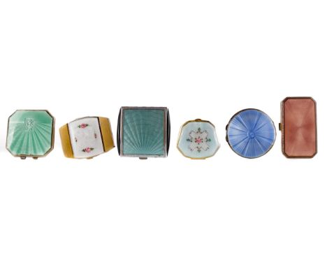 ENGINE TURNED SILVER SQUARE COMPACT,with canted corners and green guilloche enamel hinged cover, hallmarked Birmingham 1941, 