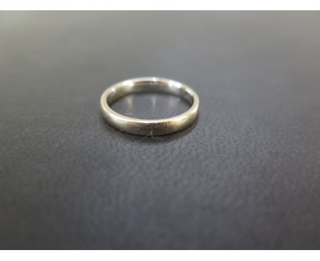 An 18ct gold band ring - Hallmarked Sheffield - Ring size O - Weight approx 3.6gms
Condition Report: Good to fair - With ligh