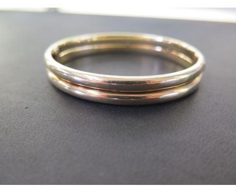 A metal core hinged bangle - Stamped 585 - Weight approx 23.7gms
Condition Report: Good to fair - With light surface dents an