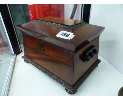 A WILLIAM IV ROSEWOOD TEA CADDY. 