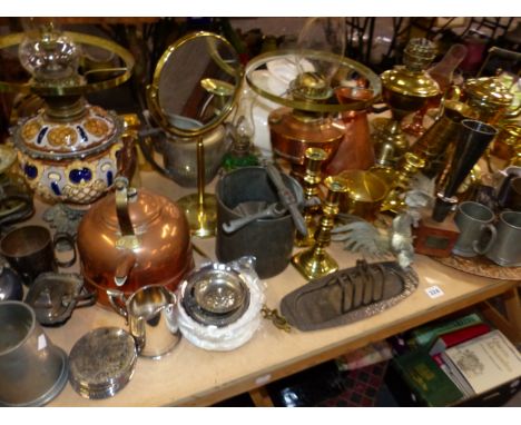 A LARGE COLLECTION OF VICTORIAN AND LATER COPPER, BRASS AND OTHER METAL WARES INCLUDING AN OLIVETTI TROPHY. 