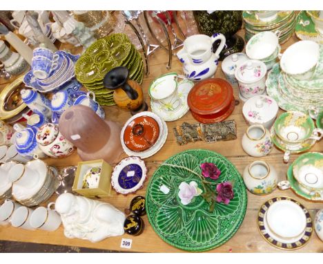 AN EDWARDIAN PART TEA SERVICE, VARIOUS COPELAND AND OTHER BLUE AND WHITE WARES, FIGURINES, ORNAMENTS ETC. 