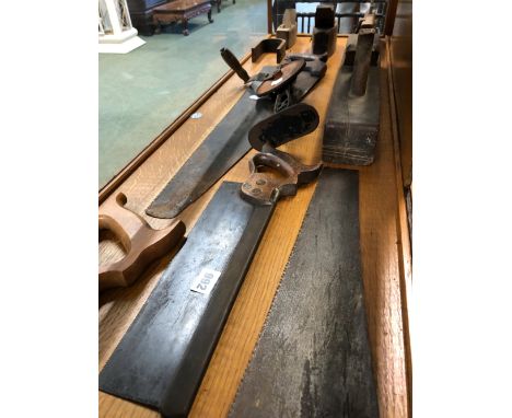 A SMALL SELECTION OF VINTAGE TOOLS. 