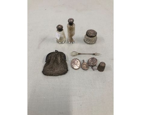 TWO SILVER BROOCHES DEPICTING CLASSICAL SCENES, A SIMILAR PORTRAIT PENDANT, A THIMBLE AND THREE SILVER MOUNTED SMALL JARS. 