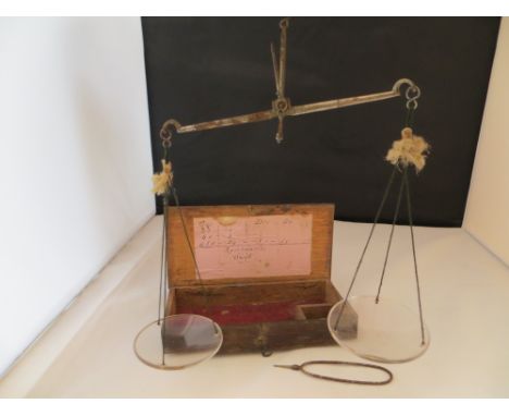Apothecary weighing scales, boxed, with tweezers.