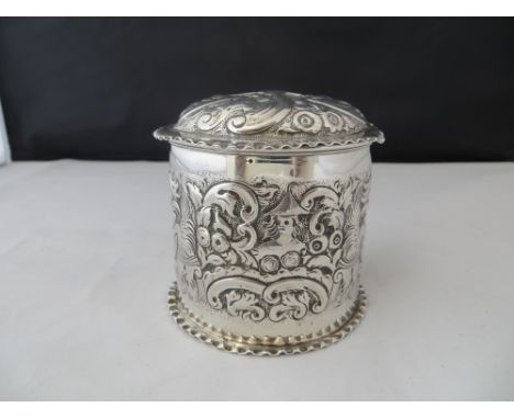925 Silver tea caddy. Birmingham, Samuel Walton Smith, 1890. Weight: 160g.
