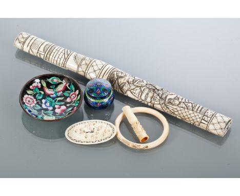 JAPANESE IVORY TANTO
30cm long; together with an ivory brooch, bangle as well as a cloisonne dish and a lidded silver-based p