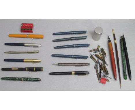 TWO SHEAFFER FOUNTAIN PENS, EACH WITH A 14ct GOLD NIB, TWO OTHER SHEAFFER PENS, ONE WITH A PLAQUE INSCRIBED "J.S.W.", CONWAY 