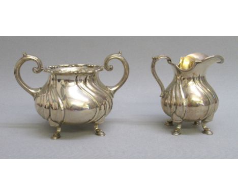 GERMAN 800 STANDARD SILVER SUGAR BASIN AND CREAM JUG BY HESSENBERG - FRANKFURT A/M (325g)