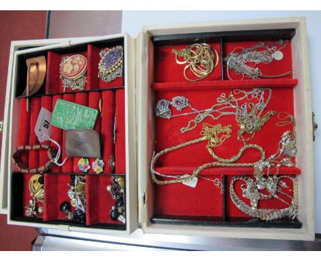 A Mixed Lot of Assorted Costume Jewellery, including chains, pendants, earrings, bracelet etc; contained in a jewellery box.