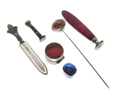 Small collection of objects of virtue to include white metal and agate circular patch or pill box, agate desk seal, hat pin e