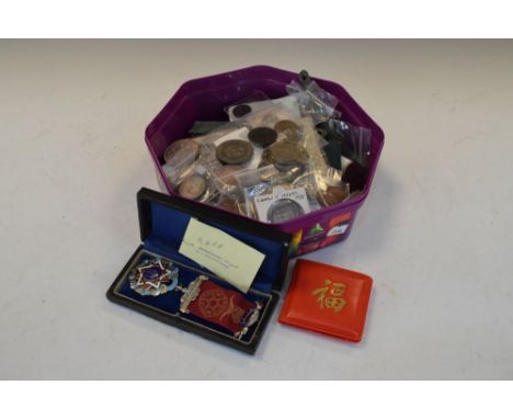 Coins - Selection of UK coins, medallions etc to include enamel RAOB Coronation Lodge 193 medallion in case, two Diamond Wedd