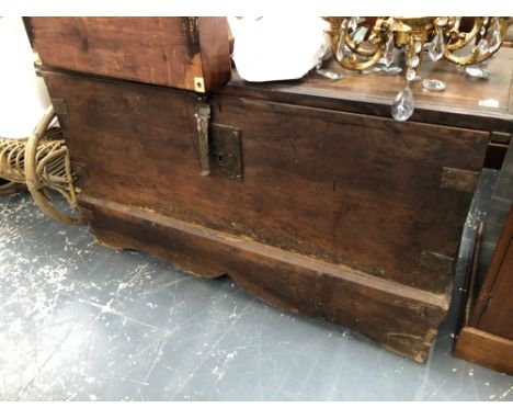 A VINTAGE TWIN PEDESTAL WRITING DESK. H 72 W 52 D 79 cm