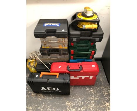 A COLLECTION OF VARIOUS POWER TOOLS INCLUDING HILTI, AEG, JEWSON, BOSCH, AND OTHERS TOGETHER WITH TWO TRANSFORMERS ETC. 