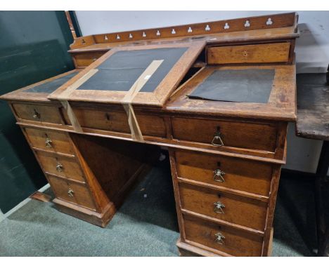 A VICTORIAN OAK DICKENS DESK 95 x 121 x 72&nbsp;