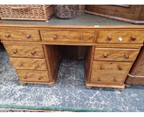 A VICTORIAN SATIN WOOD WRITING DESK 74 x 120 x 53 cm