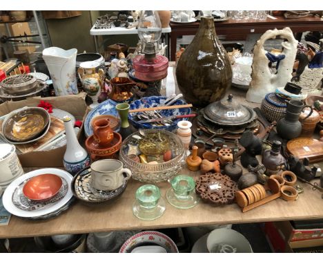 A JAPANESE BLUE AND WHITE BOWL, A POOLE BOTTLE VASE, COPPER DISHES, A BLACK FOREST BEAR MATCHBOX HOLDER, ETC.