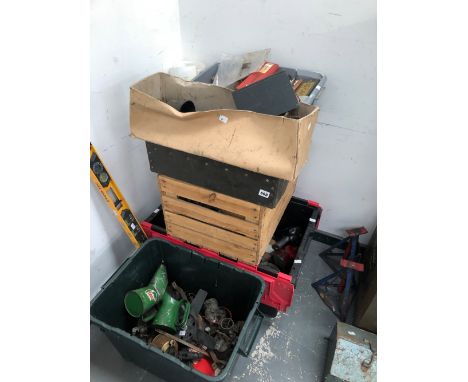 A LARGE COLLECTION OF TOOLS AND MOTOR VEHICLE PARTS, WORKSHOP MANUALS, A WELDING GAS REGULATOR, ETC. 