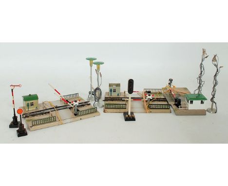 A mixed tray of Continental H0 items by Marklin, Fleischmann, Pocher, Liliput etc, including a Flieschmann SBB Bo-Bo electric