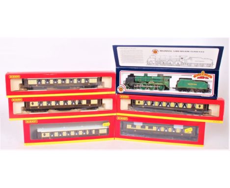 Bachmann 31-401 Maunsell "Lord Nelson" Class 4-6-0 No.864 (NM-BVG), sold with 5 various boxed Hornby 00 Gauge Pullman Coaches
