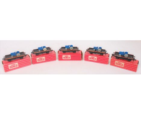 5 Hornby Dublo 4649 low sided wagon with tractor, one tractor with light grey wheels (GNM-BFGNM)
