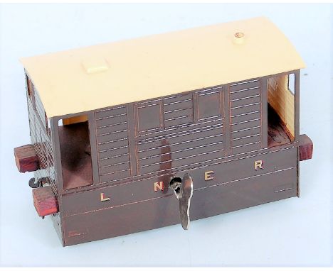 Highfield Models LNER brown train engine fitted with Hornby c/w 0-4-0 mechanism complete with key