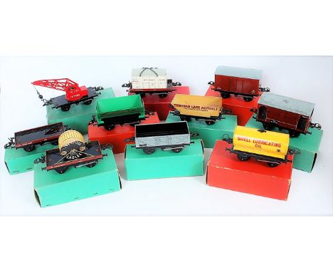A large tray containing 15x Hornby 1957-69 No. 50 wagons including Shell Oil, BR flat with cable drum, refrigerator van, lumb