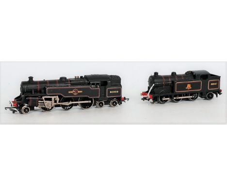 A  Hornby Dublo 3-rail BR black 0-6-2 tank engine No. 69567 (G) and a Wrenn BR black 2-6-4 tank engine No. 80033 (G)