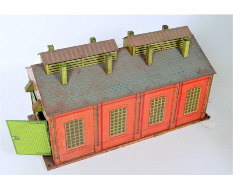 Hornby 1928-33 No. (c/w) engine shed with yellow-cream base yellow ridge tiles, inside of doors printed, one door catch broke