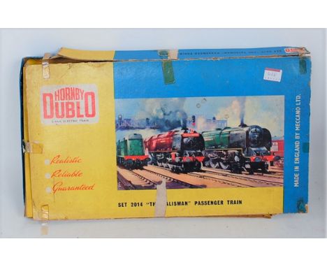 A Hornby Dublo 2-rail 2014 'The Talisman' passenger set, 'Golden Fleece' class A4 engine and tender, 2 Mk1 maroon coaches, tr