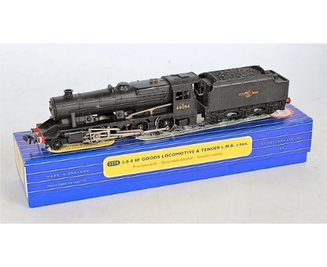 A Hornby Dublo 3224 class 8F 2-8-0 engine and tender BR black No. 48094 in a Tony Cooper box (G-BG)