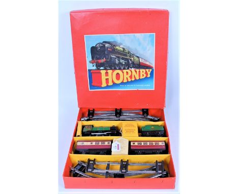 Hornby 1956-65 No. 31 passenger set comprising green BR loco 0-4-0 No. 45746 with 4 wheel tender, 1st/2nd coach, brake/2nd co