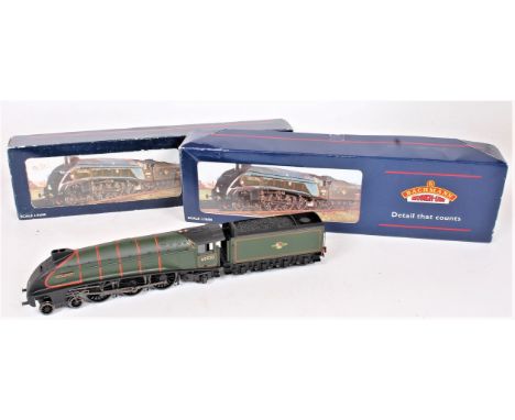 Bachmann 00 Gauge Boxed A4 Locomotive Group, 2 examples, to include 31-959 A4 26 "Miles Beevor" LNER Garter Blue (NM-BVG), an