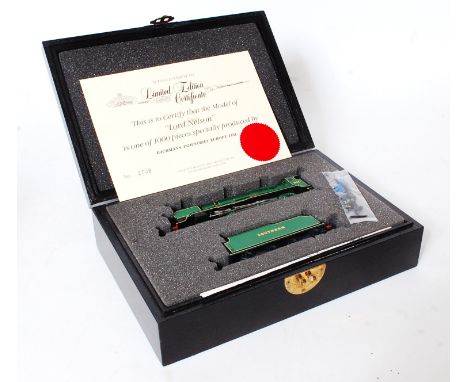 A Bachmann presentation box containing Southern Malachite green 'Lord Nelson' engine and tender with certificate 2708/3000 an