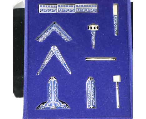 Boxed presentation set of miniature working tools. P&amp;P Group 1 (£14+VAT for the first lot and £1+VAT for subsequent lots)