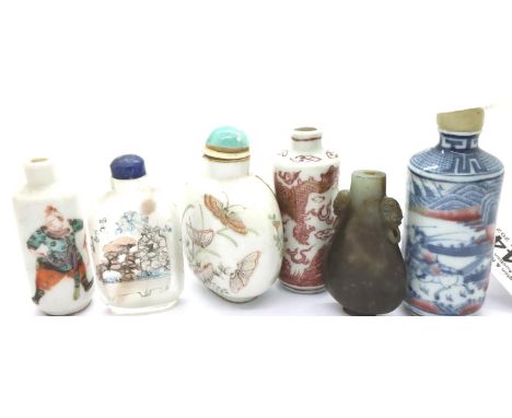 Four early ceramic, one glass and one carved jade Chinese snuff bottles (6). P&P Group 2 (£18+VAT for the first lot and £3+VA