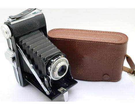 German AGFA folding cameria in brown leather case. P&amp;P Group 2 (£18+VAT for the first lot and £3+VAT for subsequent lots)
