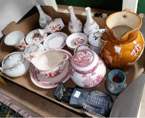 A selection of Wedgewood decorative china, including Golden Cockrill etc; A selection of Royal Worcester pin dishes and lidde