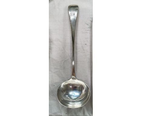 An Old English pattern silver soup ladle, Sheffield 1909, 8.5 oz