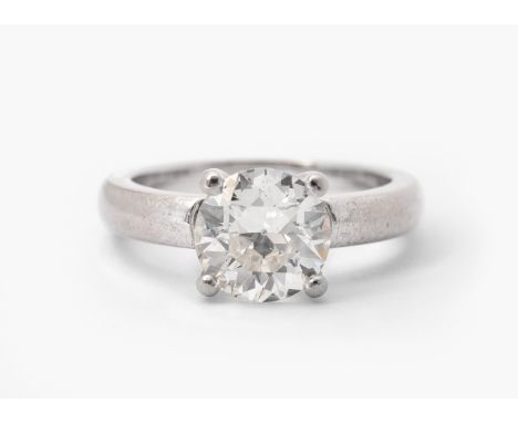 Diamant-Ring750 Weissgold. Solitaire-Ring mit einem Altschliff-Diamant von 2.018 ct K-si1. Gr. 53, 6,6 g. Dazu Schätzbericht 