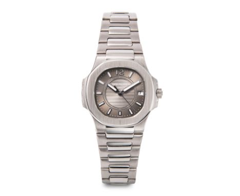 Patek Philippe "Nautilus", 2000er JahreRef. 7011/1G-010. 750 Weissgold-Gehäuse, poliert/satiniert, 34x35 mm, Schraubboden. Qu