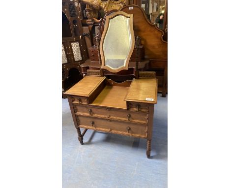  Sale Item:    OAK DRESSING TABLE   Vat Status:   No Vat   Buyers Premium:  This lot is subject to a Buyers Premium of 15% + 