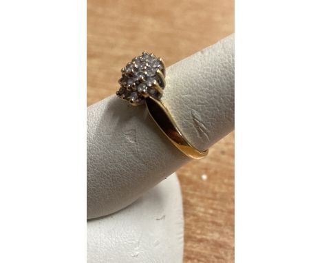  Sale Item:    SIZE M 18CT GOLD &amp; DIAMOND RING   Vat Status:   No Vat   Buyers Premium:  This lot is subject to a Buyers 