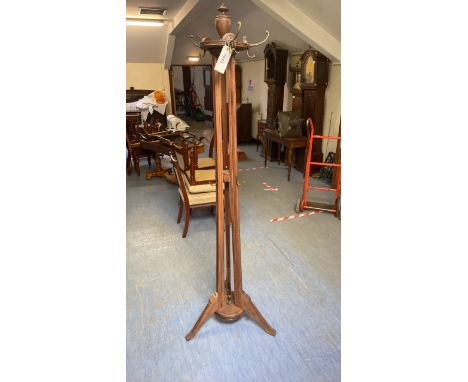  Sale Item:    REVOLVING TOP HAT STAND (AF)   Vat Status:   No Vat   Buyers Premium:  This lot is subject to a Buyers Premium