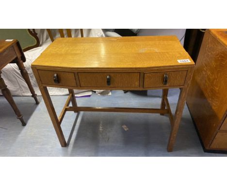  Sale Item:    OAK SIDE TABLE (AF)   Vat Status:   No Vat   Buyers Premium:  This lot is subject to a Buyers Premium of 15% +