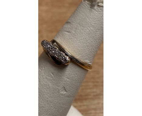  Sale Item:    SIZE L 18CT GOLD &amp; DIAMOND RING   Vat Status:   No Vat   Buyers Premium:  This lot is subject to a Buyers 