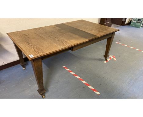  Sale Item:    OAK EXTENDING DINING TABLE (AF)   Vat Status:   No Vat   Buyers Premium:  This lot is subject to a Buyers Prem